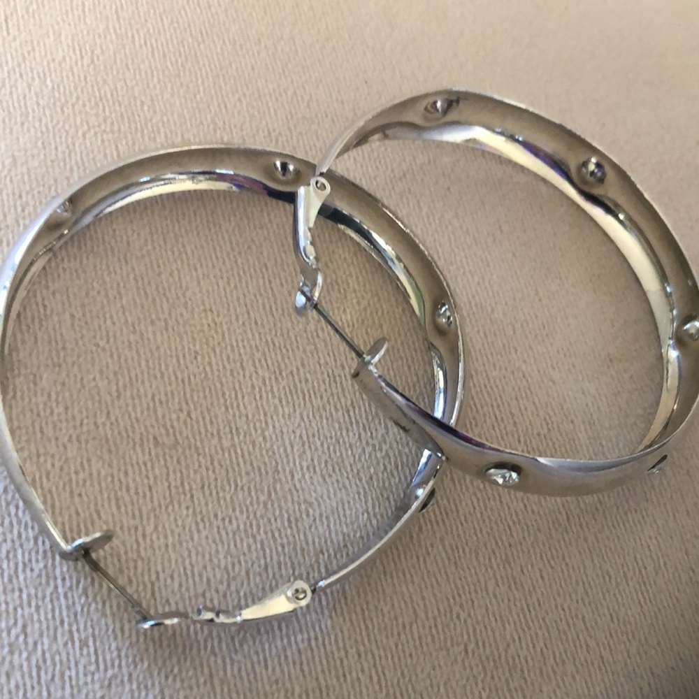 Hoop earrings with faux diamonds silver - Picture 3 of 6